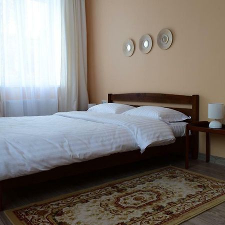 צ'יסינאו Central Comfortable One-Bedroom Apartment מראה חיצוני תמונה