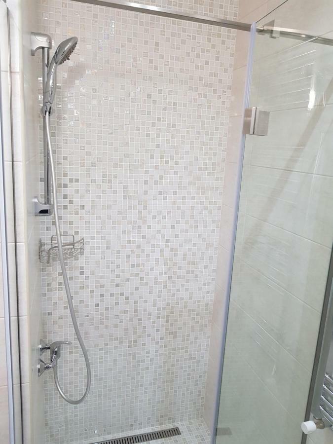 צ'יסינאו Central Comfortable One-Bedroom Apartment מראה חיצוני תמונה